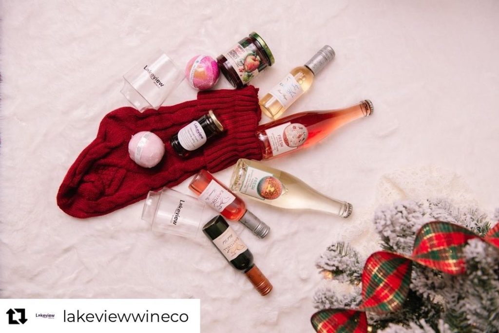 Stocking Stuffers #NiagaraMyWay from Lakeview Wine Co.