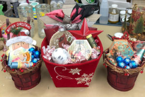 Christmas Gift Baskets Made with Local Love at Creations by V #NiagaraMyWay