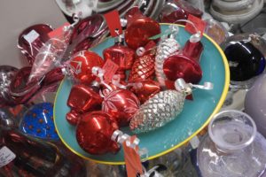 #NiagaraMyWay Spotlight on Local: Decorate with vintage ornaments and décor from Lakeshore Antiques & Treasures